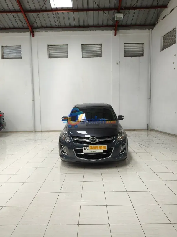 Mazda 8 2015