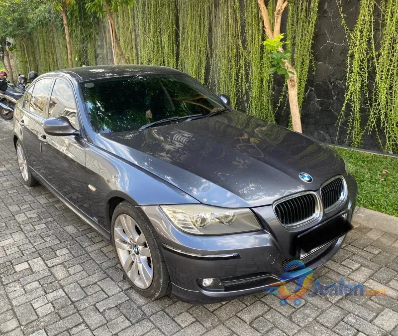 BMW 320i tahun 2010 Istimewa 2000cc Automatic