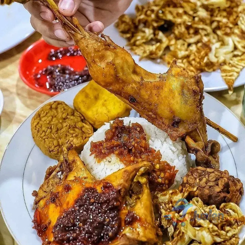 Ayam Goreng Pak Paimin dan Sop Buntut Semarang